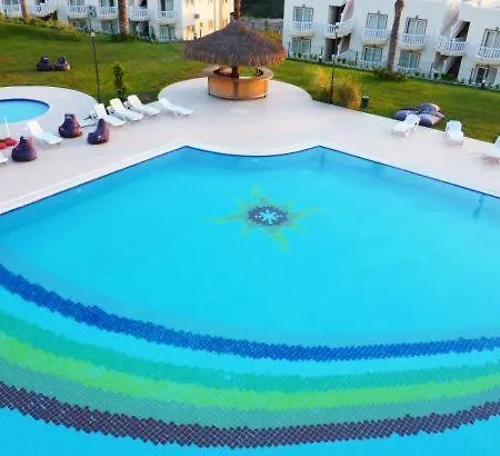 Hisar Sleeps 7 Pool Air Con