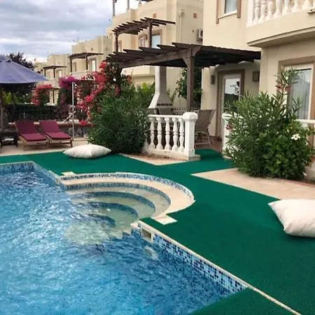 Hisar Sleeps 7 Pool Air Con