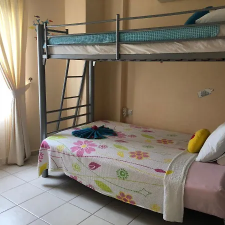 Hisar Sleeps 7 Pool Air Con